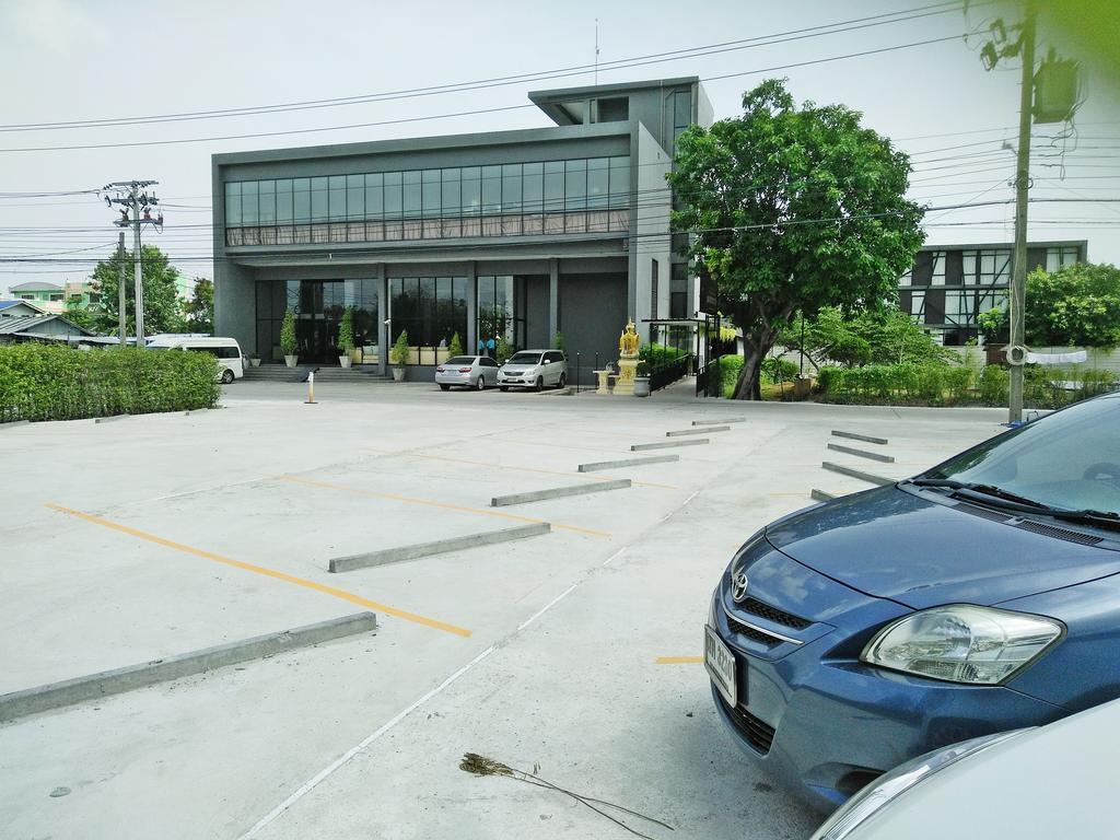 Vismaya Suvarnabhumi Hotel Bangkok Exterior photo